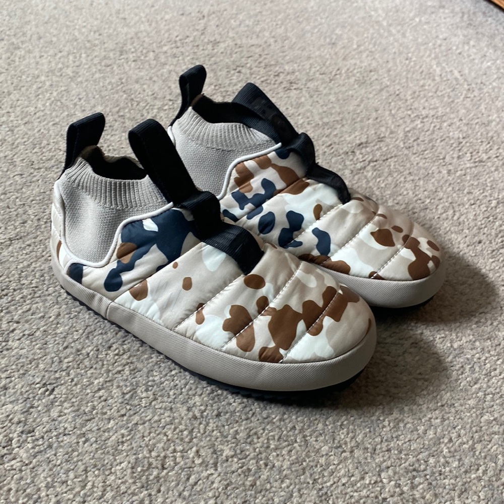 Holden quilted slippers